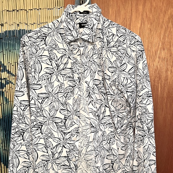 Men’s Express dress shirt White with blue flowers extra small extra slim. - Picture 1 of 1